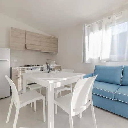 2 Bedroom Gorgeous In Holiday home Deiva Marina